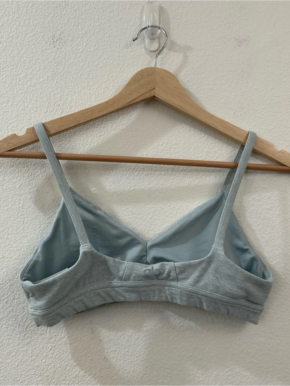 Alo Yoga Alosoft Lounge Cutout Bra Gray Size Small